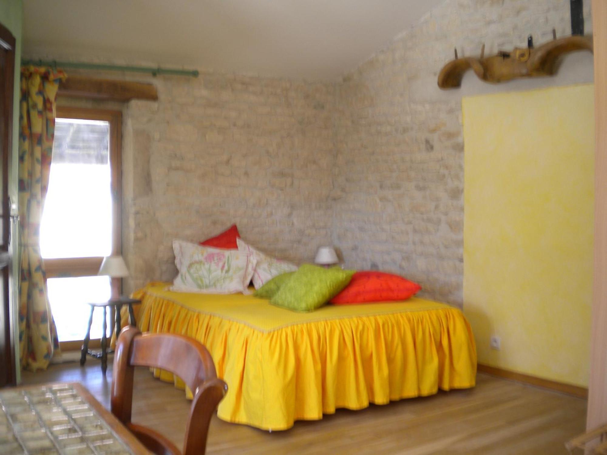 Au Col De Cygne Apartment Blanzac-les-Matha Exterior photo