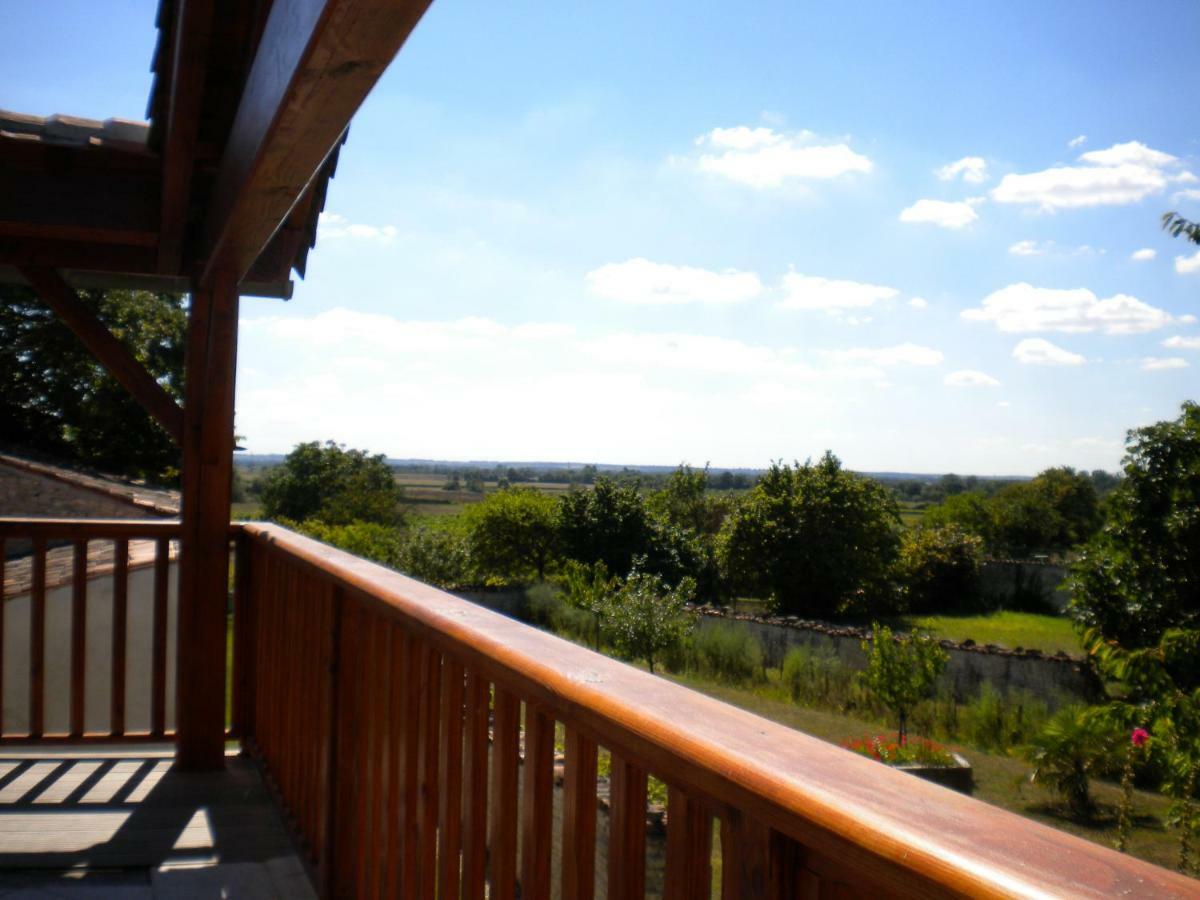 Au Col De Cygne Apartment Blanzac-les-Matha Exterior photo